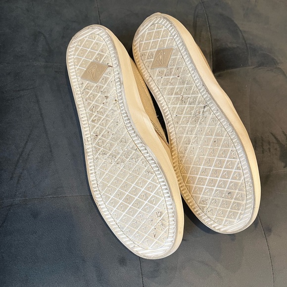The perfect Sperry slip on shoe in light gold. - Picture 2 of 5